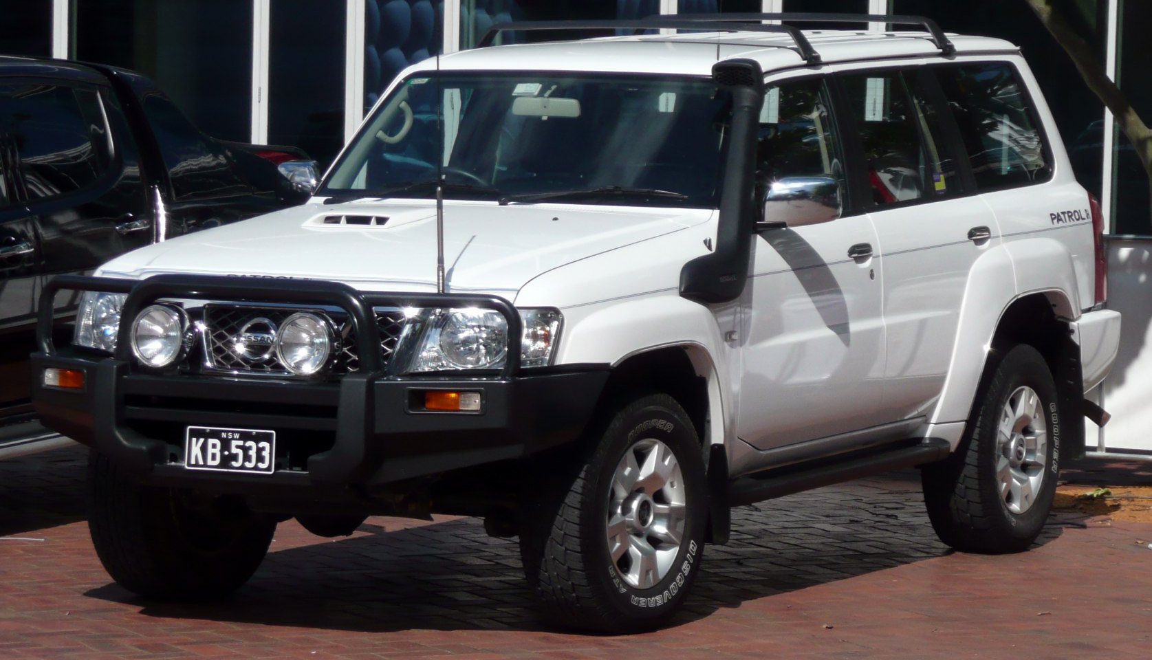 Nissan Patrol V 5-door (Y61, facelift 2004) 4.2 TD (160 Hp)